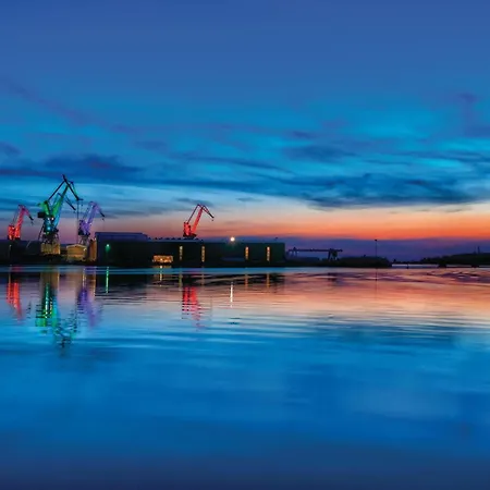 Stunning In With Wifi Apartment *