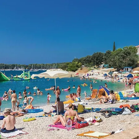 Cozy Apartment In Pula With Wifi Daire